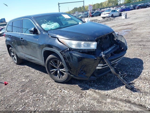 2017 TOYOTA HIGHLANDER LE - 1