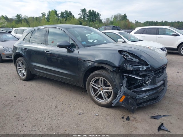 2024 PORSCHE MACAN T - 1