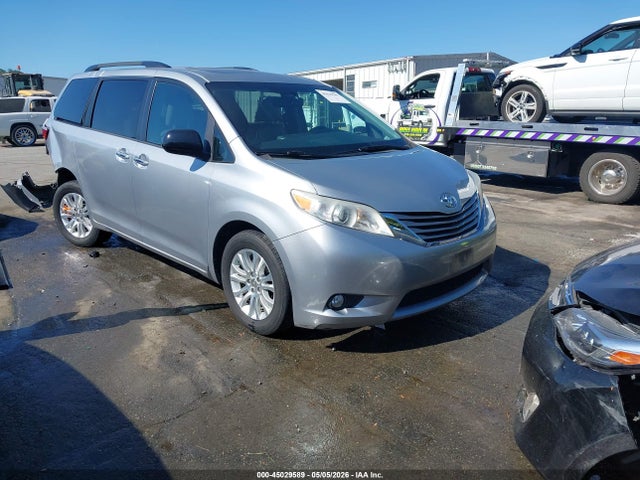 2016 TOYOTA SIENNA XLE 8 PASSENGER - 1