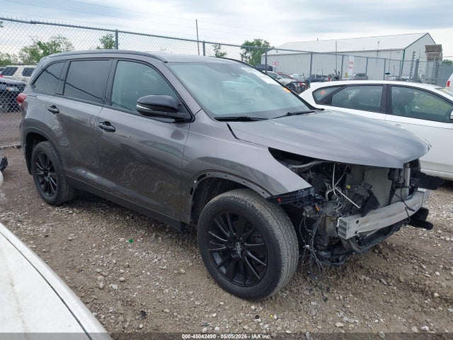 2019 TOYOTA HIGHLANDER SE - 1