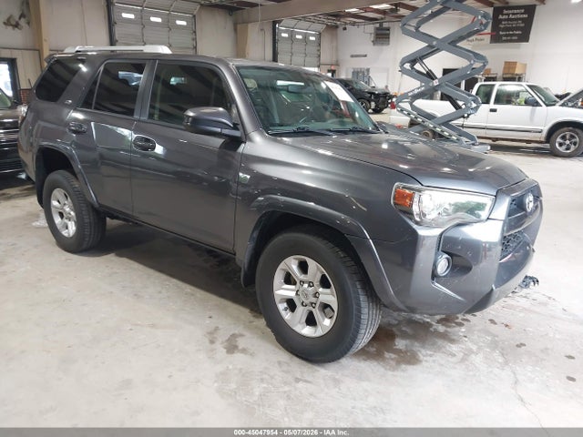 2015 TOYOTA 4RUNNER SR5 - 1