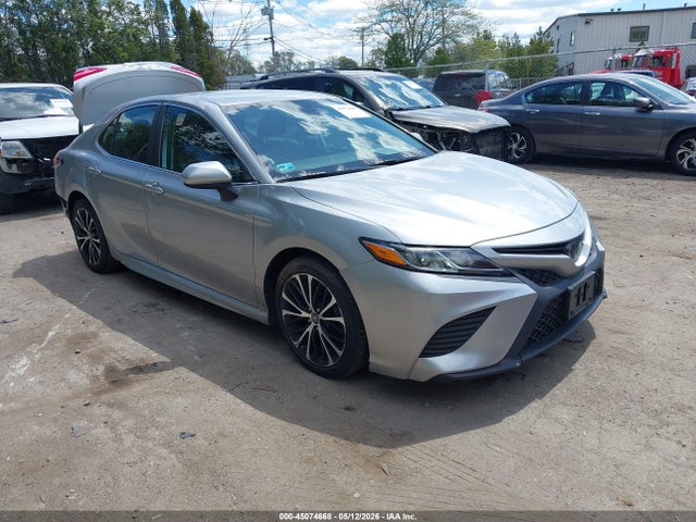 2019 TOYOTA CAMRY SE - 1