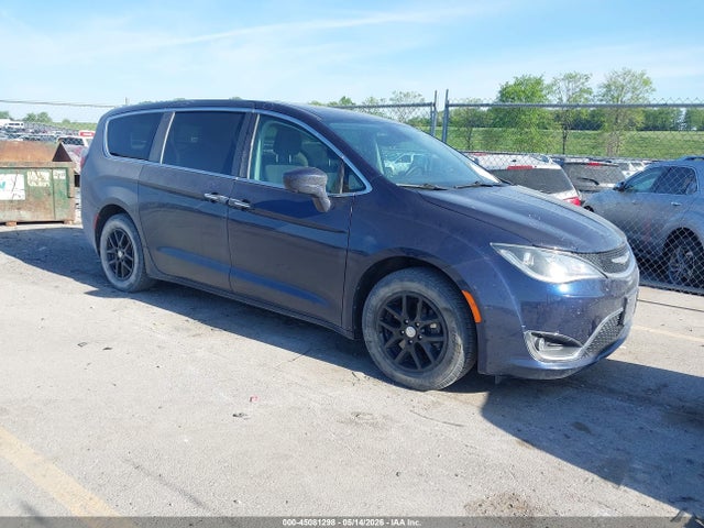 2020 CHRYSLER PACIFICA TOURING - 1