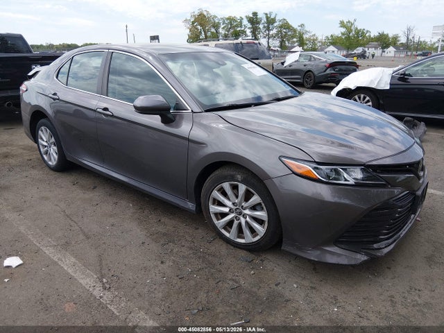 2019 TOYOTA CAMRY LE - 1