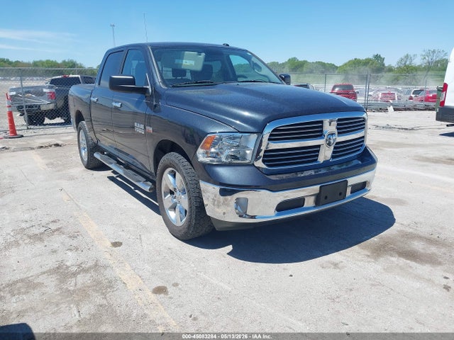 2015 RAM 1500 BIG - 1