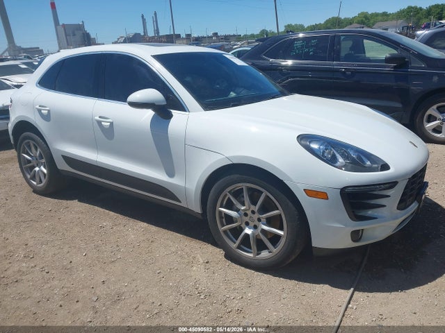 2015 PORSCHE MACAN S - 1