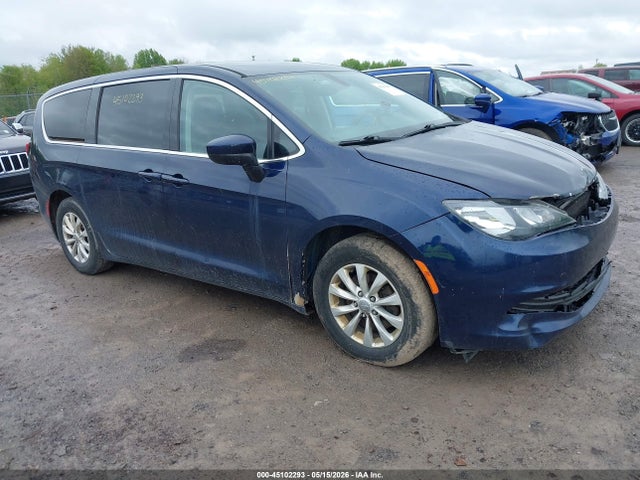 2017 CHRYSLER PACIFICA TOURING - 1