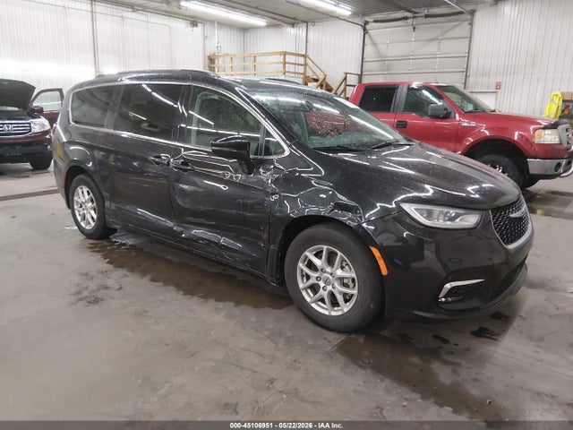 2022 CHRYSLER PACIFICA TOURING L - 1