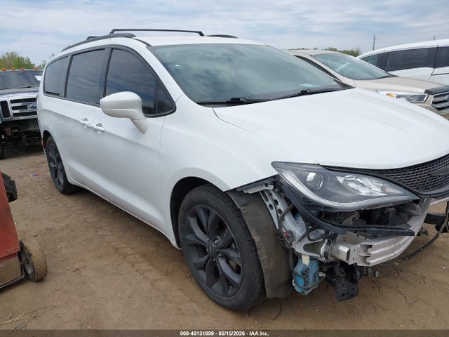2019 CHRYSLER PACIFICA TOURING - 1