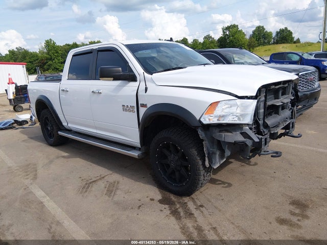2016 RAM 1500 BIG - 1