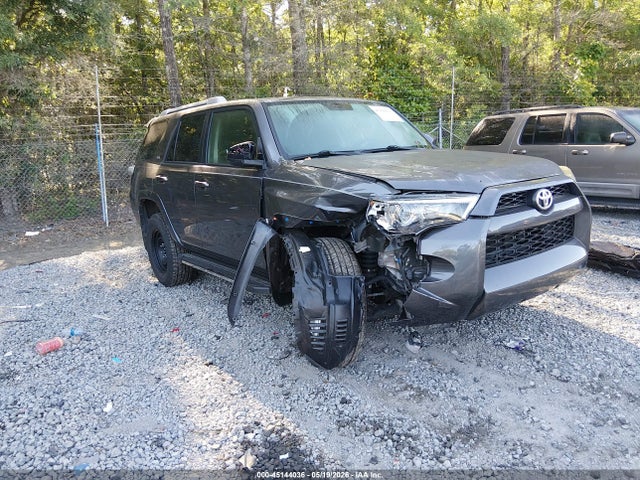 2016 TOYOTA 4RUNNER SR5 - 1