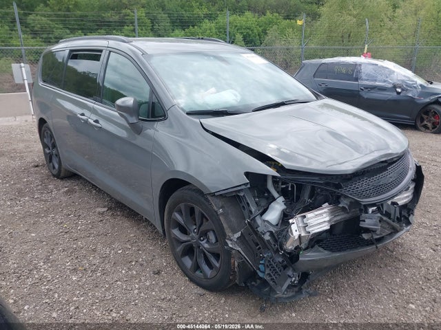 2020 CHRYSLER PACIFICA TOURING L - 1