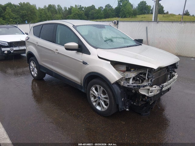 2017 FORD ESCAPE SE - 1