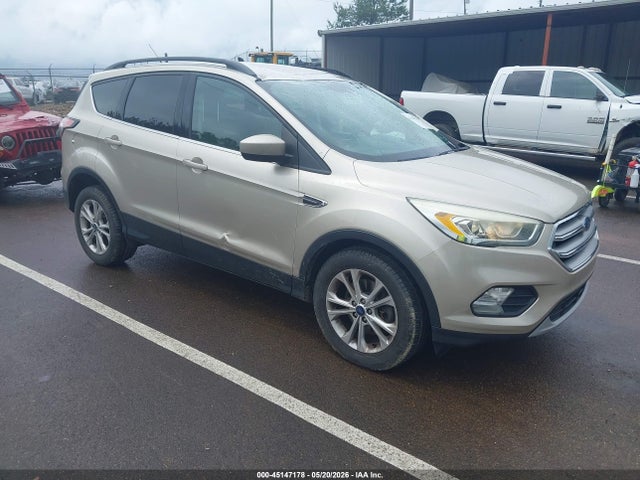 2017 FORD ESCAPE SE - 1