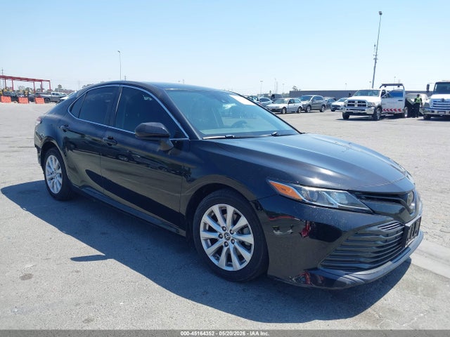 2019 TOYOTA CAMRY LE - 1