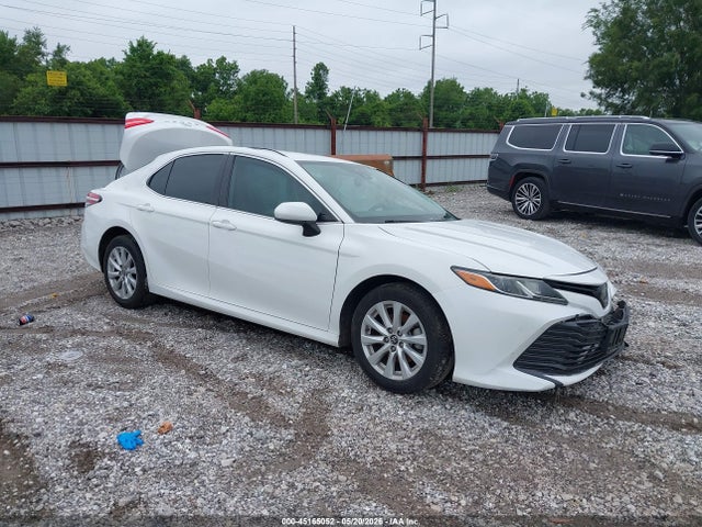 2019 TOYOTA CAMRY LE - 1