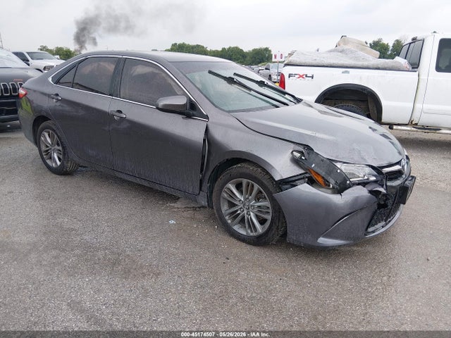 2016 TOYOTA CAMRY SE - 1