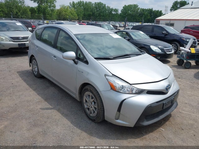 2016 TOYOTA PRIUS V THREE - 1