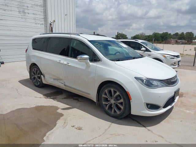 2017 CHRYSLER PACIFICA LIMITED - 1