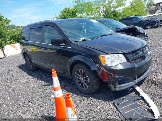 2017 DODGE GRAND CARAVAN SXT - 1