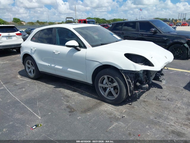 2019 PORSCHE MACAN - 1