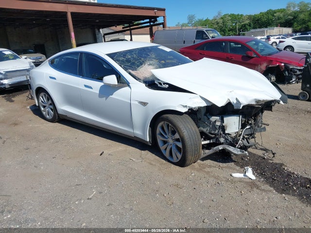 2015 TESLA MODEL S - 1
