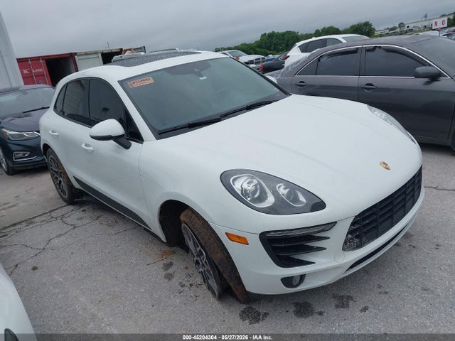 2017 PORSCHE MACAN - 1