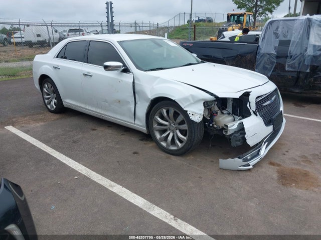 2019 CHRYSLER 300 LIMITED - 1