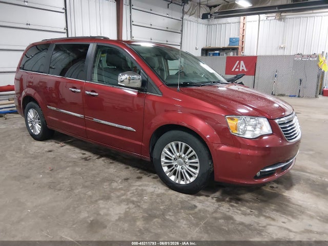 2015 CHRYSLER TOWN & COUNTRY - 1
