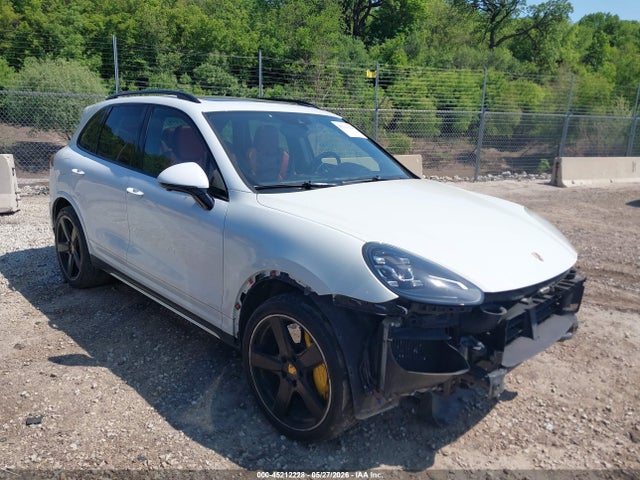 2016 PORSCHE CAYENNE TURBO - 1