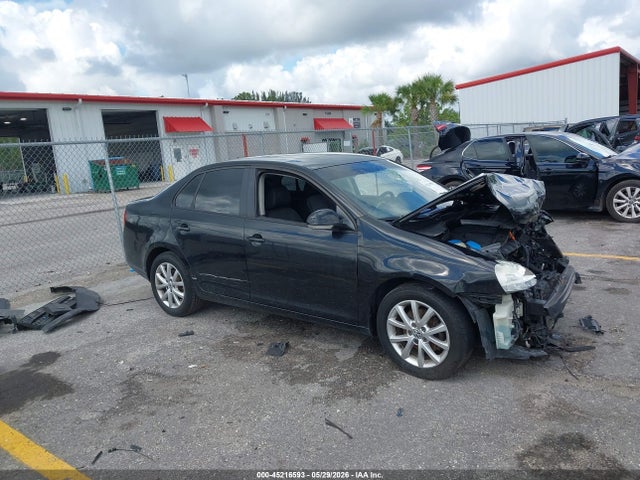 2010 VOLKSWAGEN JETTA LIMITED - 1