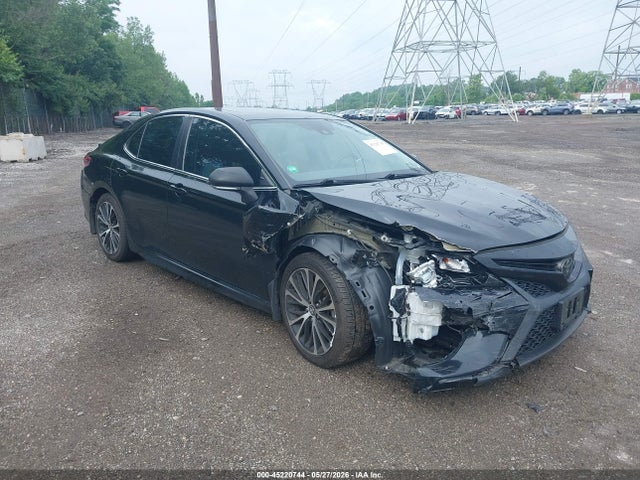 2019 TOYOTA CAMRY SE - 1