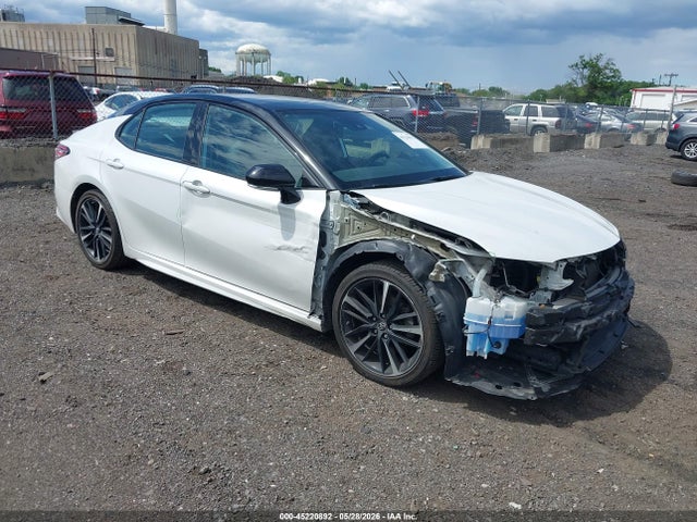 2019 TOYOTA CAMRY XSE - 1