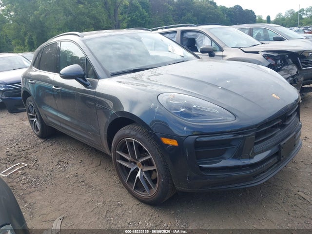 2026 PORSCHE MACAN T - 1