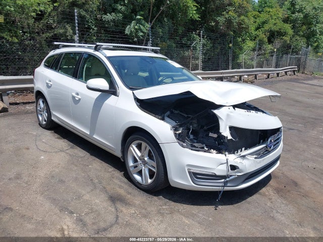 2015 VOLVO V60 T5 - 1