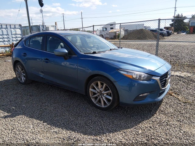 2017 MAZDA MAZDA3 TOURING - 1