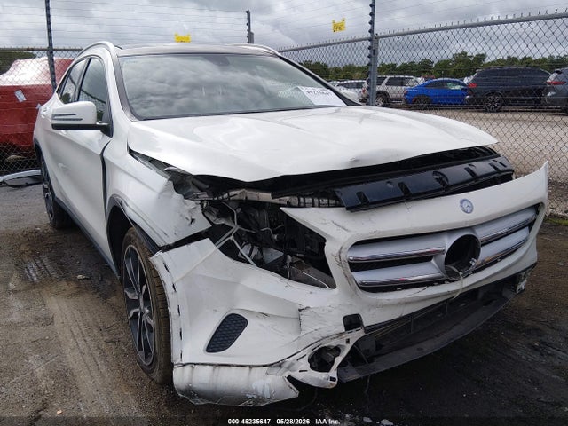 2015 MERCEDES-BENZ GLA 250 - 1