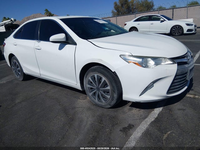 2016 TOYOTA CAMRY LE - 1
