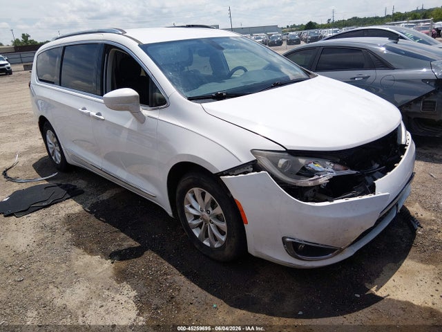 2019 CHRYSLER PACIFICA TOURING L - 1