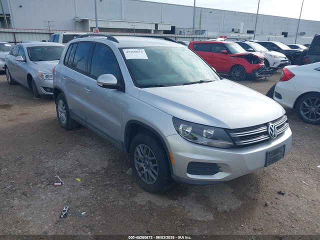 2015 VOLKSWAGEN TIGUAN S - 1