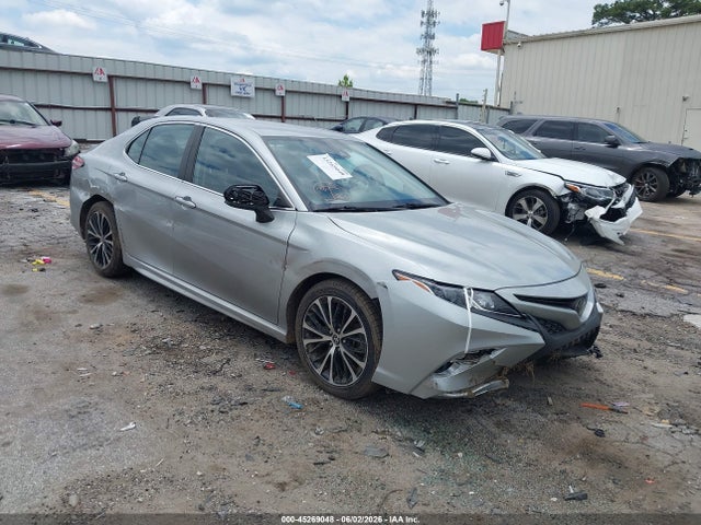 2020 TOYOTA CAMRY SE - 1