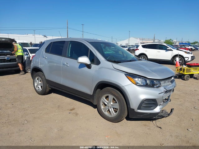 2022 CHEVROLET TRAX AWD LS - 1