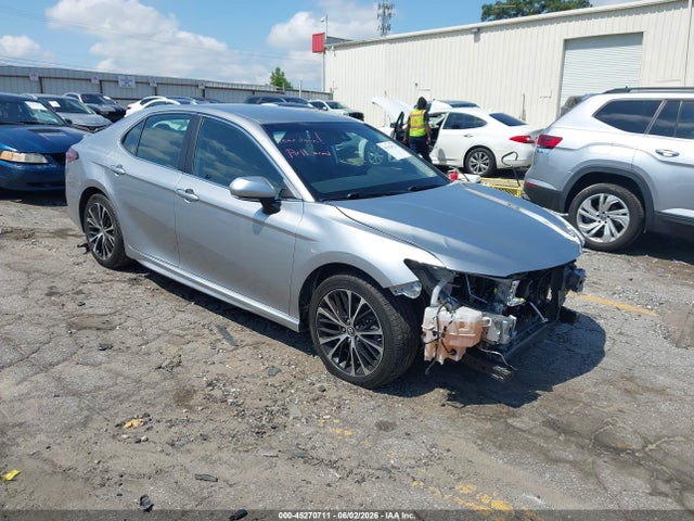 2019 TOYOTA CAMRY SE - 1