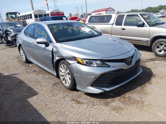 2019 TOYOTA CAMRY LE - 1