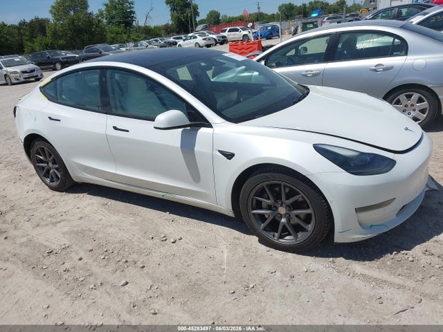 2021 TESLA MODEL 3 STANDARD RANGE PLUS REAR-WHEEL DRIVE - 1