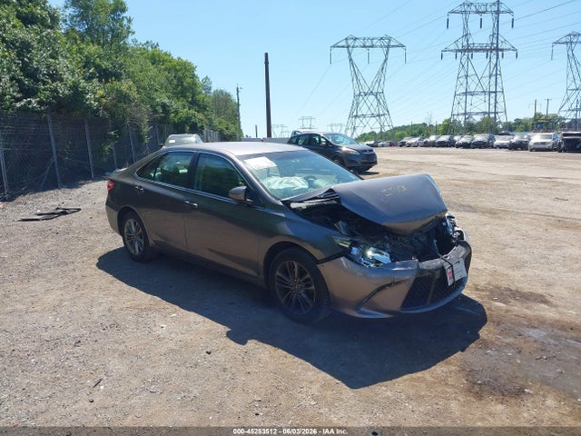 2017 TOYOTA CAMRY SE - 1