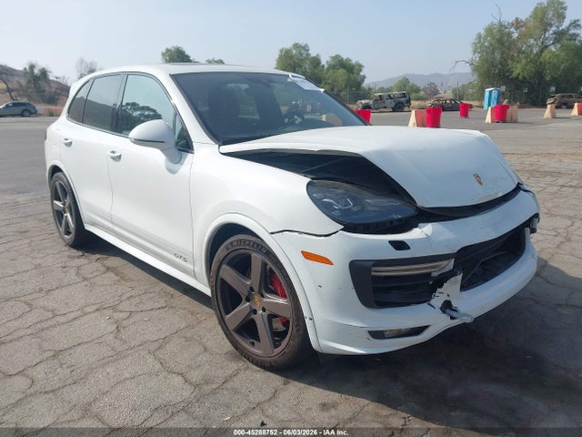 2016 PORSCHE CAYENNE GTS - 1