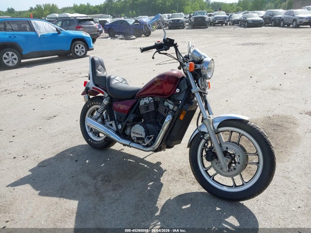 1983 HONDA VT750 - 1