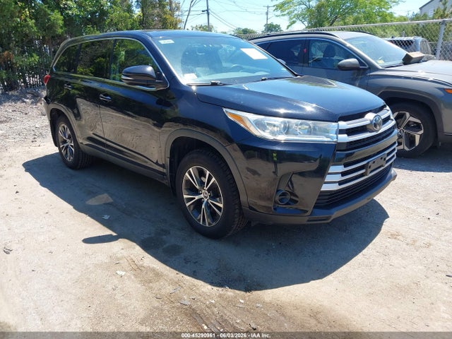 2019 TOYOTA HIGHLANDER LE - 1