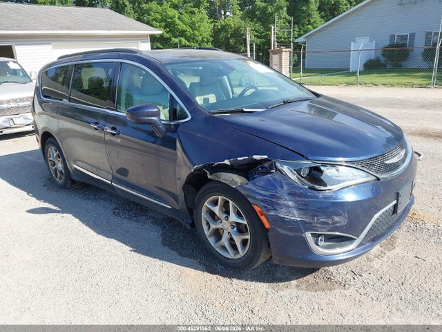 2017 CHRYSLER PACIFICA TOURING-L - 1
